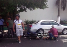 Acidente de moto no centro                                fere moto-taxista