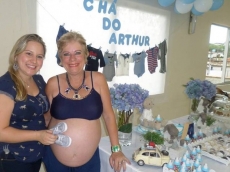 Avó gera neto em barriga                       solidária