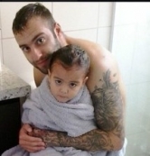 Pai que matou filho se entrega à polícia