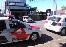 Advogados são assaltados          por trio no Acapulco
