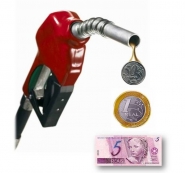Governo prepara reajuste              no preço da gasolina