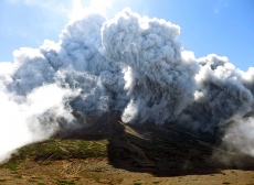 Erupção vulcão Ontake:                                número de mortos chega a 53