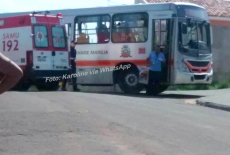 Agora: ônibus bate: 4 feridos no jardim Bandeirantes
