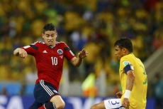 Brasil segura vitória (2 a 1) e está na semifinal