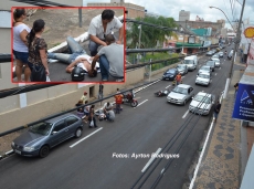 Motorista causa acidente e foge sem socorrer vítima. Já são 4 colisões envolvendo motos