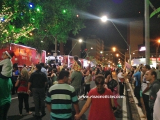 NATAL ILUMINADO: festa atrai centenas de pessoas à avenida Sampaio Vidal