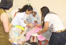 Aquecendo os pés e corações       de pacientes
