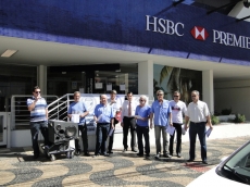 Protesto fecha banco          por duas horas em Marília