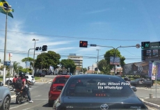 Vento forte causa transtornos       e estragos em Marília