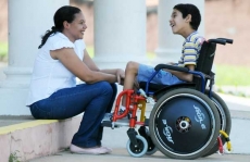 Crianças especiais da rede                  municipal terão mais cuidadores