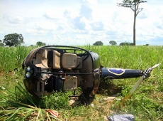 Queda de helicóptero               é investigada pela Aeronáutica