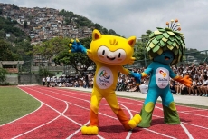 Vinícius e Tom: mascostes               são batizados