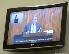 Interpretação em libras                   nas sessões da Câmara Municipal