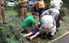 Menino atacado por tigre tem      o braço amputado