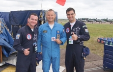 Esquadrilha da Fumaça: pilotos                participam da Air Tattoo na Inglaterra
