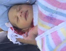 Bebê sobrevive por cinco dias abandonado em bueiro