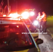 Acidente mata mulher                na SP-294: bateu contra carreta