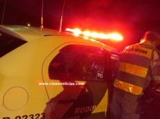 Homem morre em acidente           : carro chocou-se contra barranco