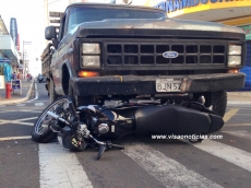 Acidente: moto x caminhonete        deixa um ferido 