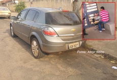 Homem é preso com carro dublê e munições