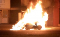 MILAGRE: Carro pega fogo e família consegue escapar 