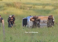 Acidente fere cinco pessoas         : capotamento de caminhonete