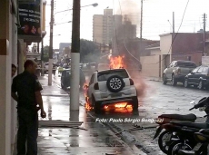Após chuva, tempo abre        em Marília. Temporal na região