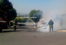 Carro pega fogo na zona Sul    e causa acidente 