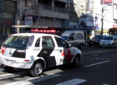 PM procura por jovens                         que tentaram furtar motos no centro 