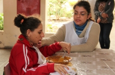 Cuidadores para as crianças     especiais da rede municipal