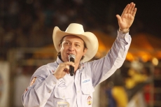 Locutor Almir Cambra visita Marília hoje