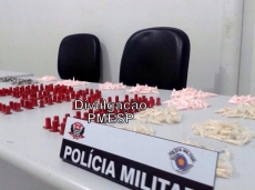 Muita droga em favela                     : PM faz apreensão