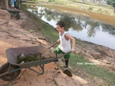 Aquarius: limpeza do lago      mobiliza voluntários