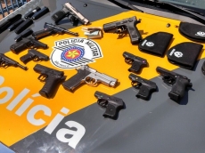 PRE apreende 12 pistolas          após denúncia em Bauru