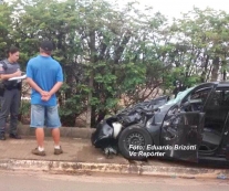 Ônibus x carro: acidente                no Distrito Industrial