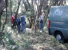 Mulher é encontrada morta          com cadarço enrolado no pescoço