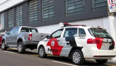 Roubo: caminhonete de luxo                            é levada por criminosos                     