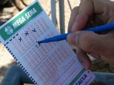Mega-Sena acumula e prêmio pode chegar a R$ 27 mi na quarta