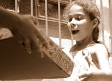 CAMPANHA: Faça uma criança do Distrito de Avencas Feliz!