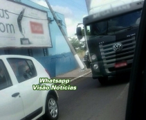 HÁ POUCO: Colisão com poste             no centro da cidade