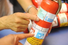 Extintor: Denatran adia multa        para extintores antigos