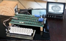 Relíquia: computador Apple-1                   de 1976 é vendido por US$ 905 mil em leilão