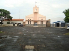 Padre é agredido em assalto         na região