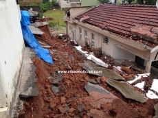 ALERTA: chuva causa estragos e ameaça casas. Três já foram interditadas
